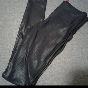 Spanx Faux Leather Leggings size small